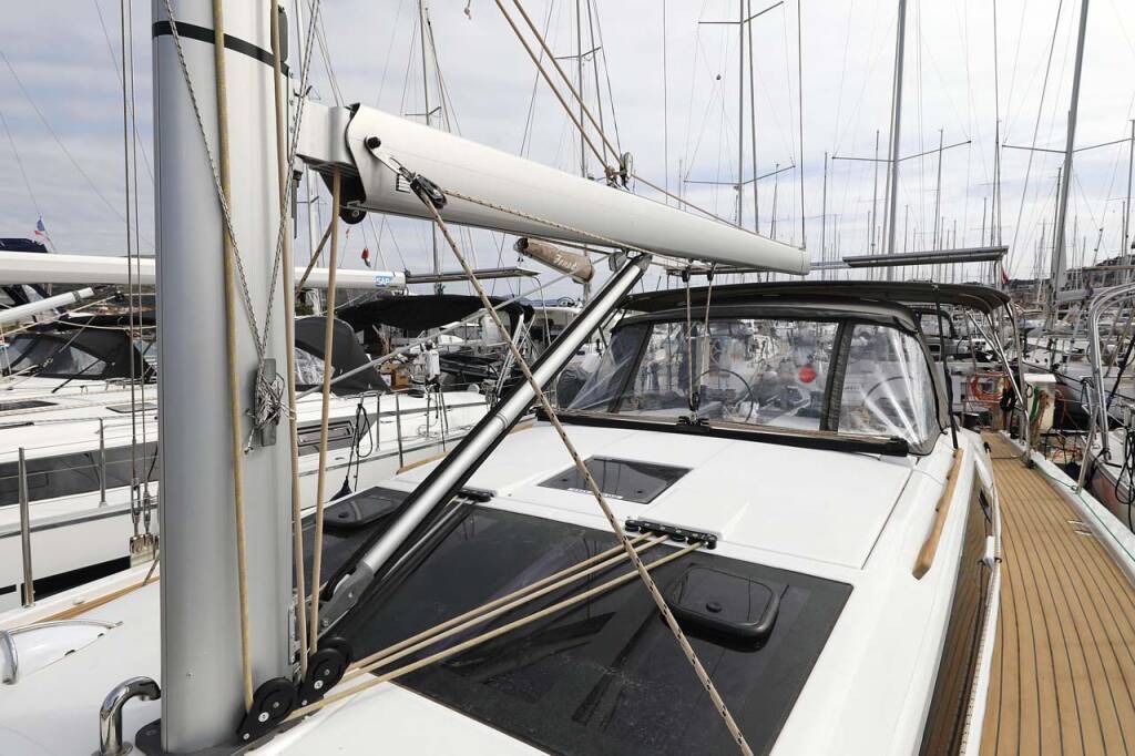 Dufour 430 Lucia 1