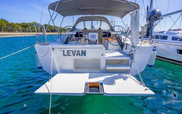 Dufour 430 Levan