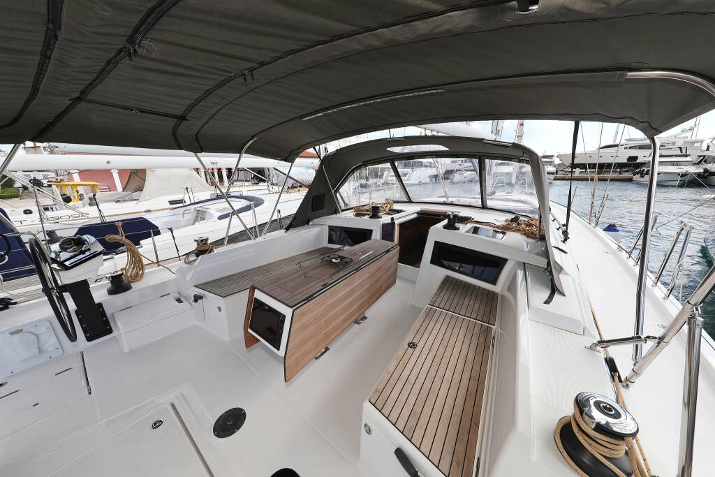 Dufour 470 Blue moon