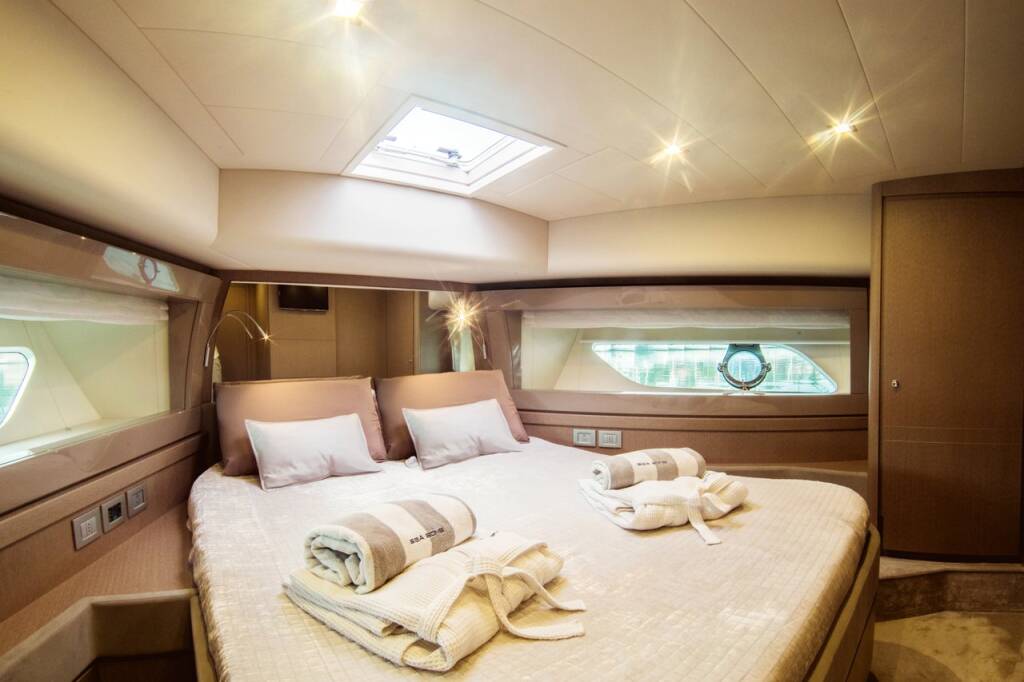 Ferretti 700 Sea Sons