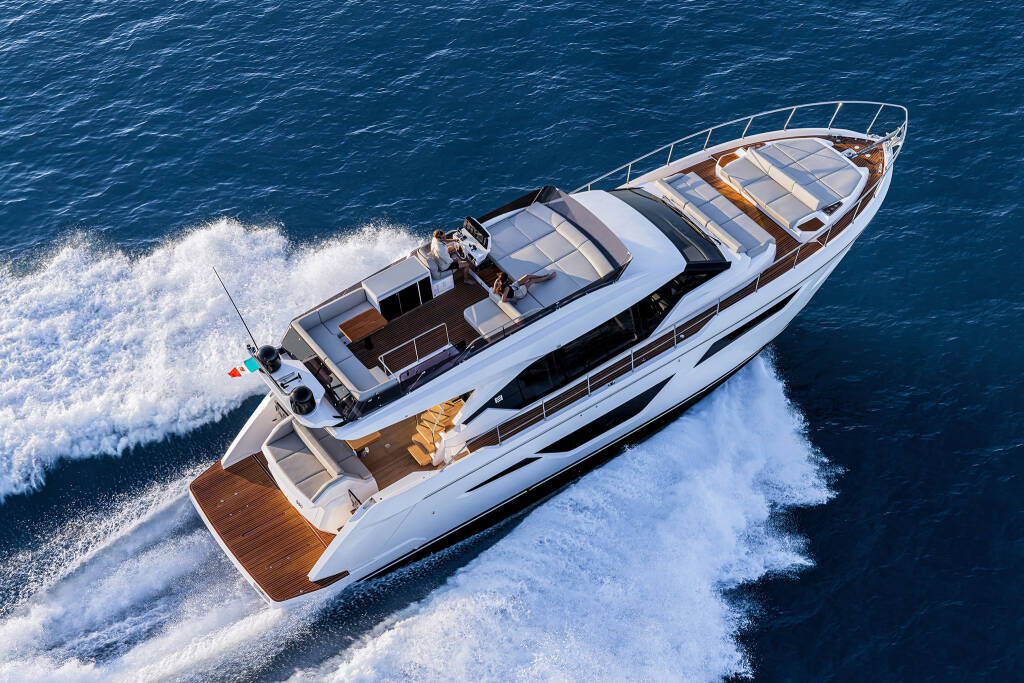 Ferretti Yachts 580 Daeni