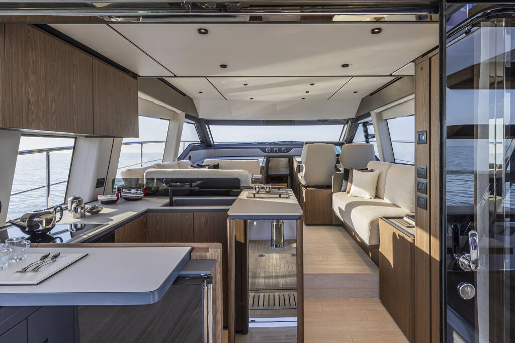 Ferretti Yachts 580 Daeni