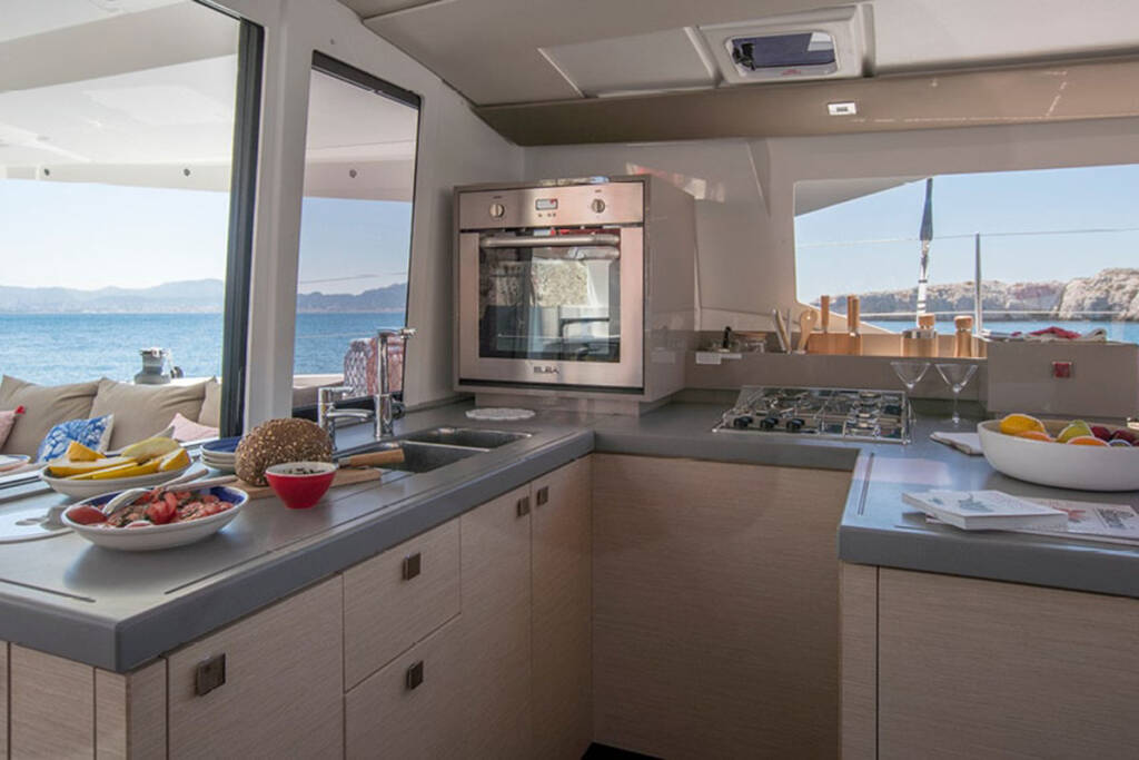 Fountaine Pajot Astrea 42 Quatuor Neza