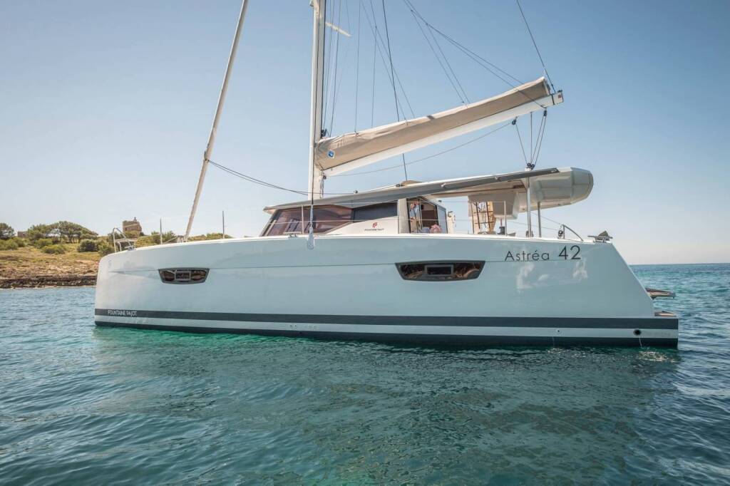 Fountaine Pajot Astrea 42 FIRE STORM