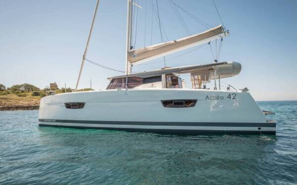 Fountaine Pajot Astrea 42 FIRE STORM