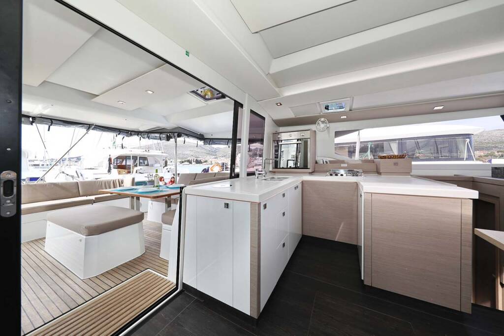 Fountaine Pajot Astrea 42 La Mula