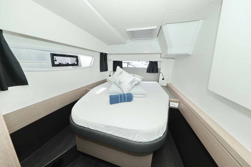 Fountaine Pajot Astrea 42 La Mula