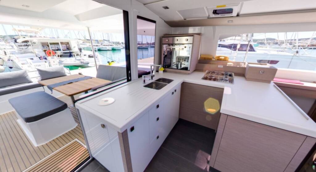 Fountaine Pajot Astrea 42 Magic Summer