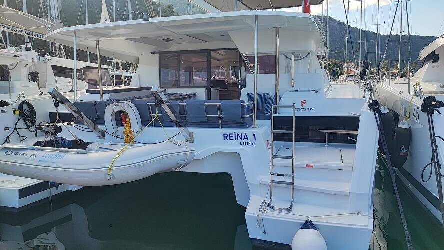 Fountaine Pajot Astrea 42 Reina