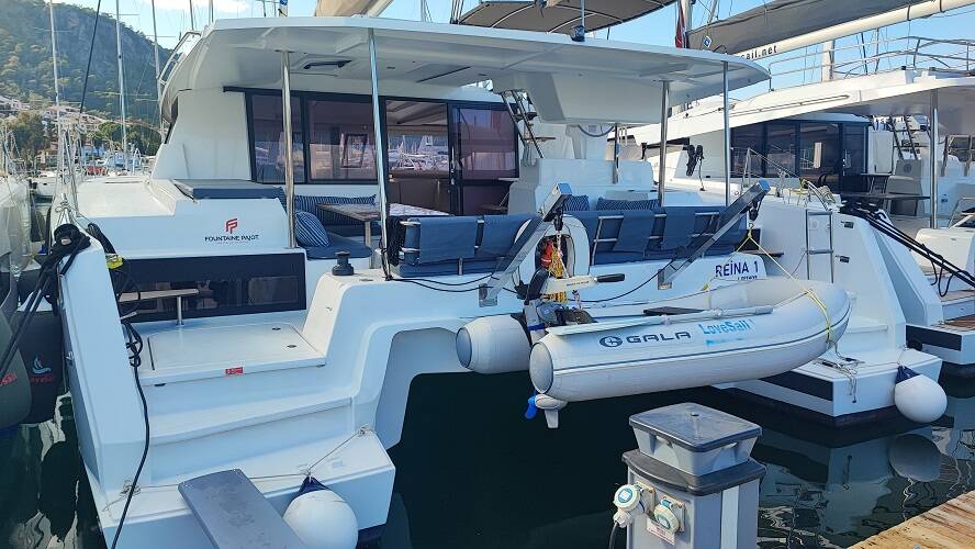 Fountaine Pajot Astrea 42 Reina