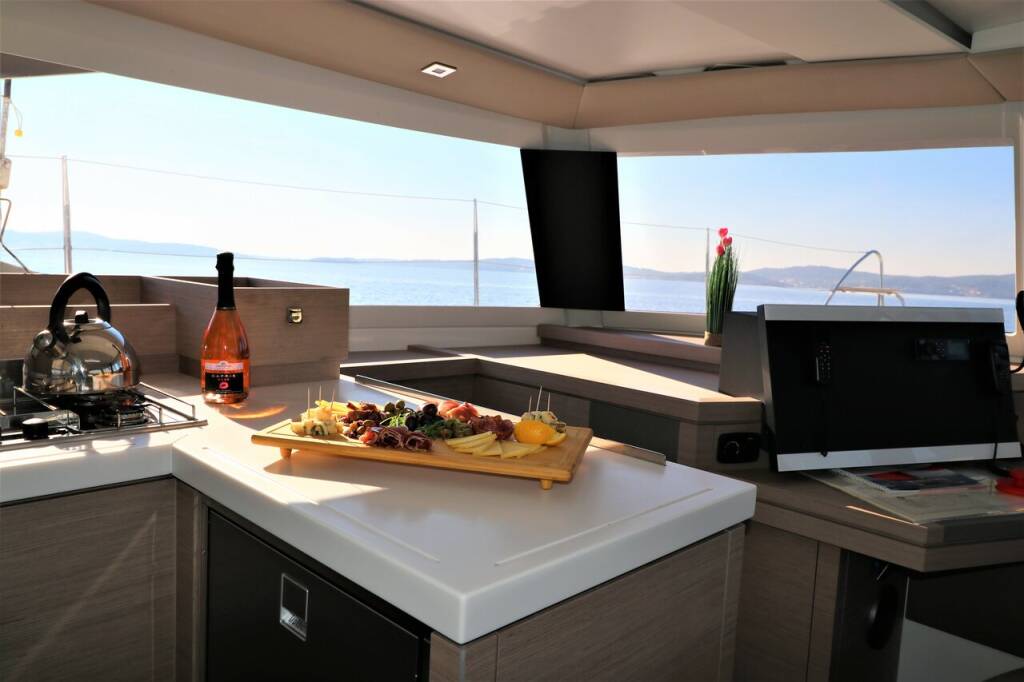 Fountaine Pajot Astrea 42 Mouse