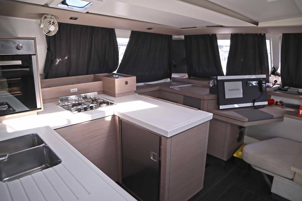 Fountaine Pajot Astrea 42 CLASS