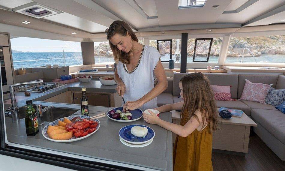 Fountaine Pajot Astrea 42 Vida