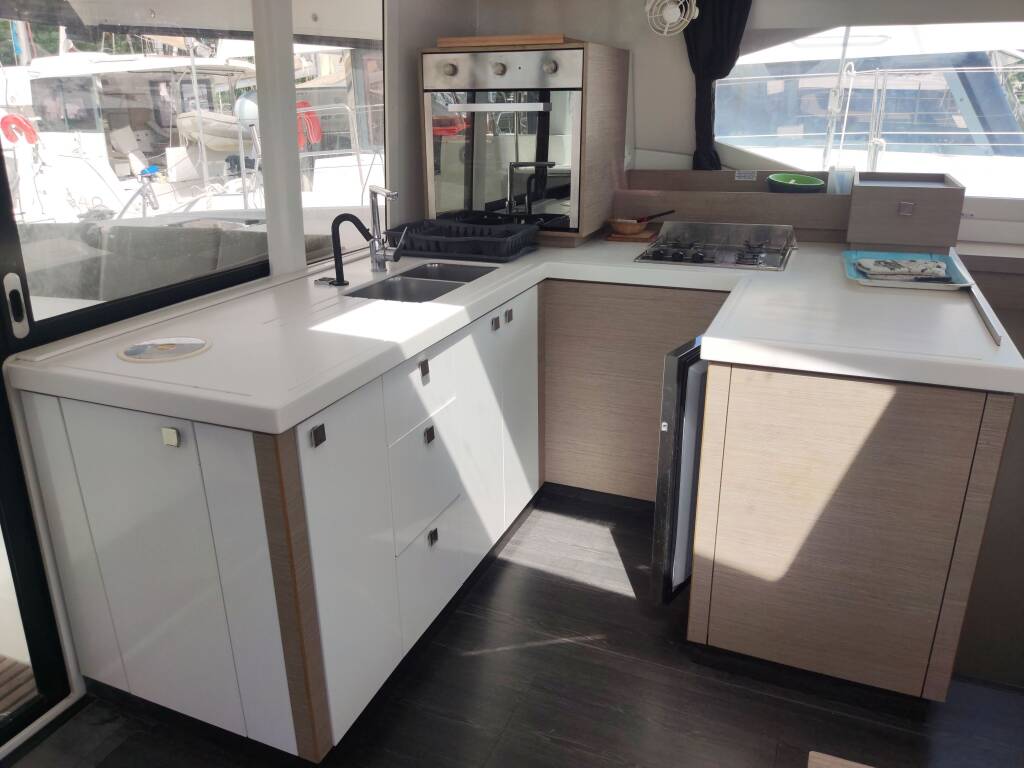 Fountaine Pajot Astrea 42 Atchoum