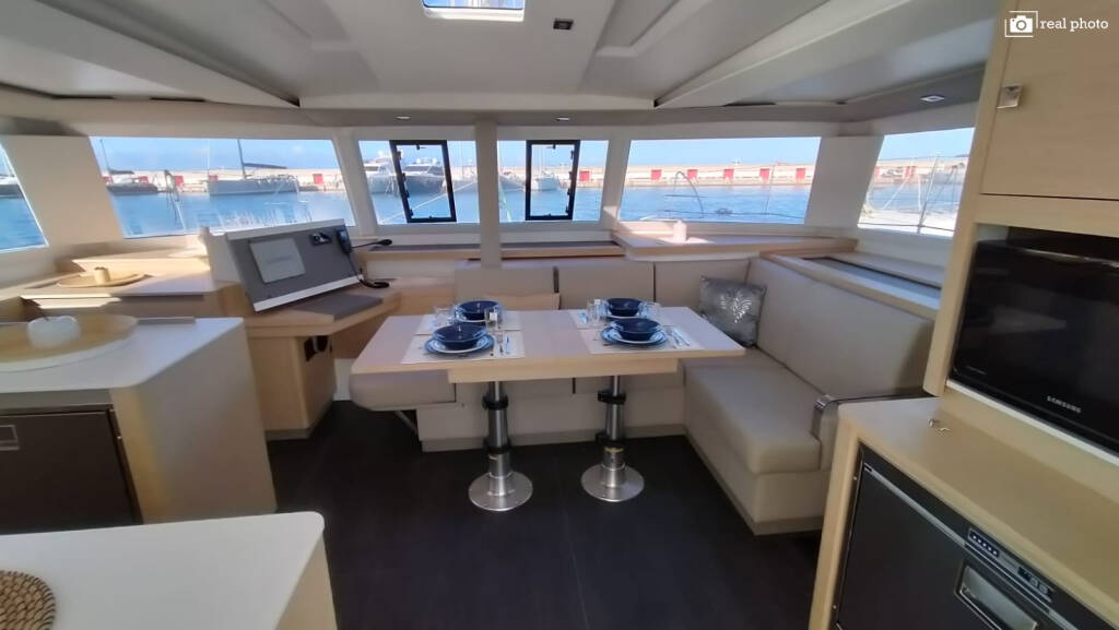 Fountaine Pajot Astrea 42 Amapola