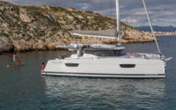 Fountaine Pajot Astrea 42 Agitation