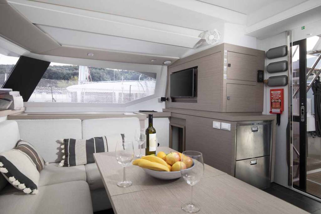 Fountaine Pajot Astrea 42 Follow the Sun