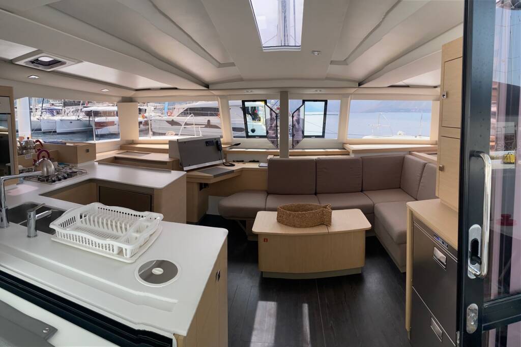 Fountaine Pajot Astrea 42 Capella 1