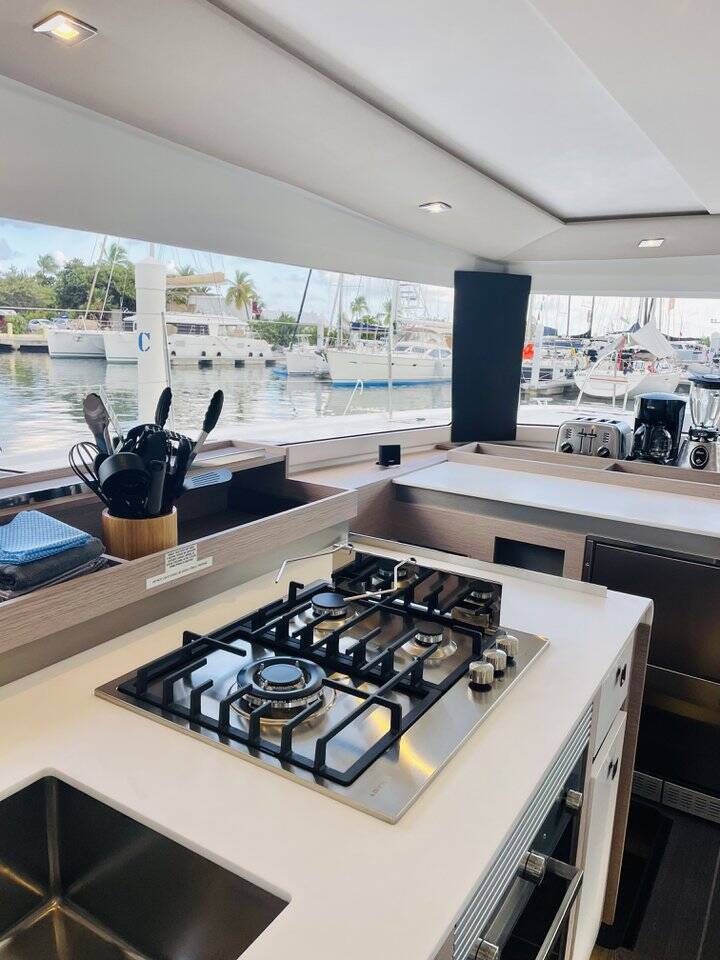 Fountaine Pajot Aura 51 Hoylah