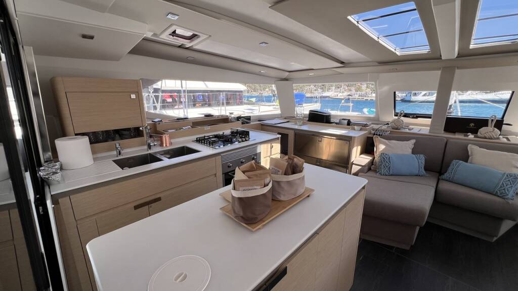 Fountaine Pajot Aura 51 Three Dee