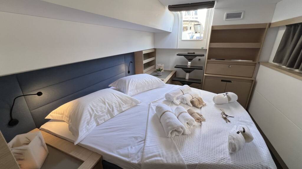 Fountaine Pajot Aura 51 Three Dee