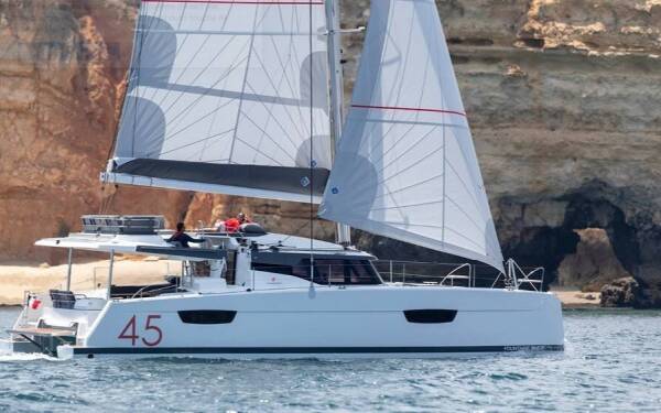 Fountaine Pajot Elba 45 DAISY DOG