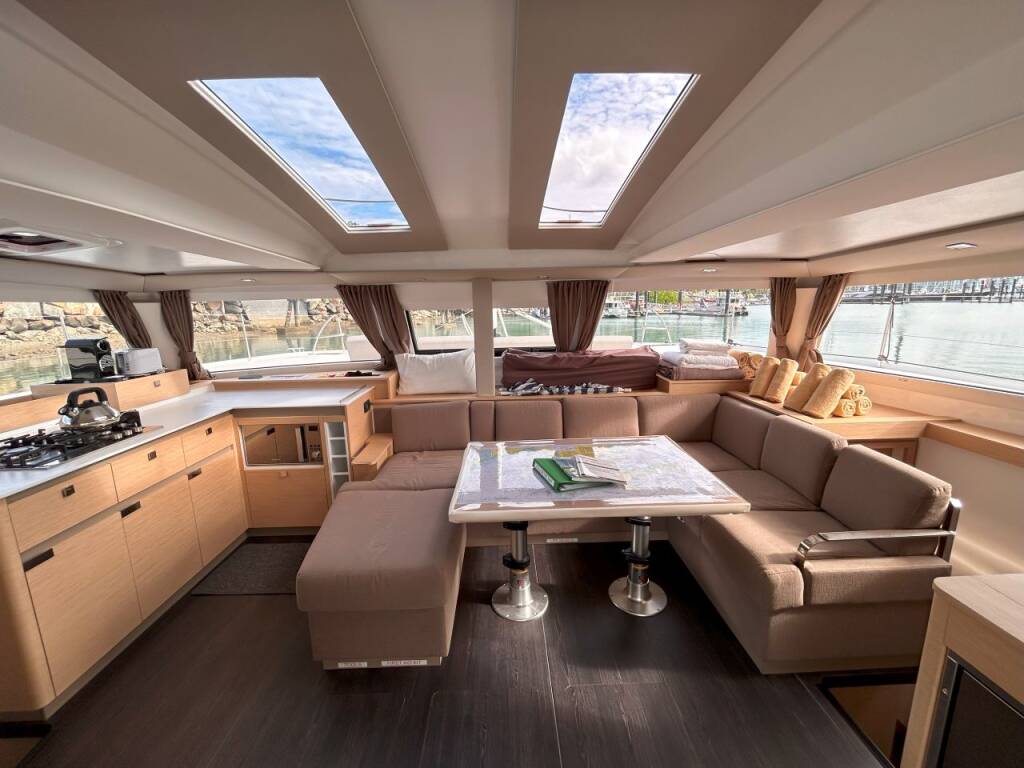 Fountaine Pajot Elba 45 FOLLOW THE SUN