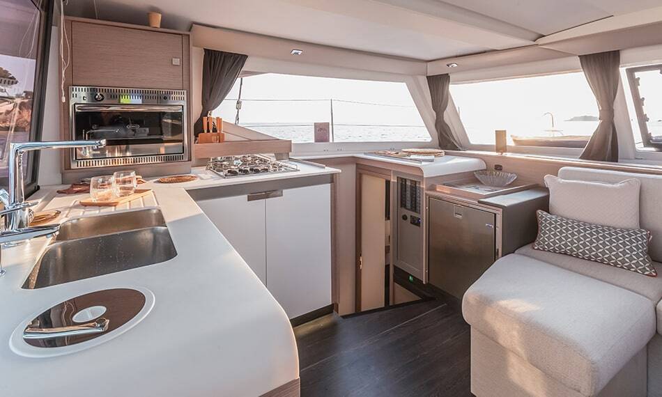 Fountaine Pajot Isla 40 SEA BREEZE 