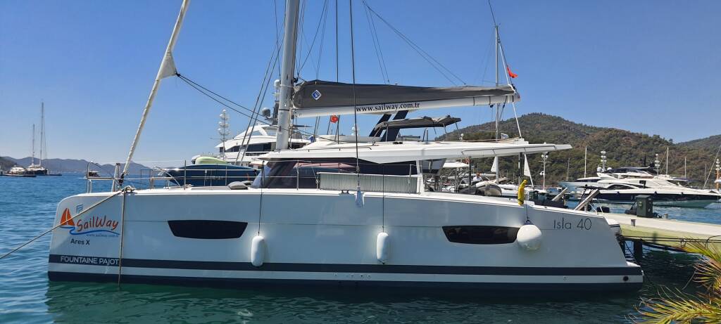 Fountaine Pajot Isla 40 Ares X