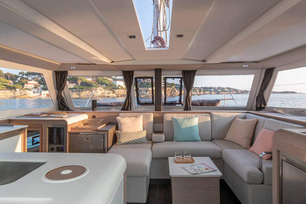 Fountaine Pajot Isla 40 Monkey Puppy