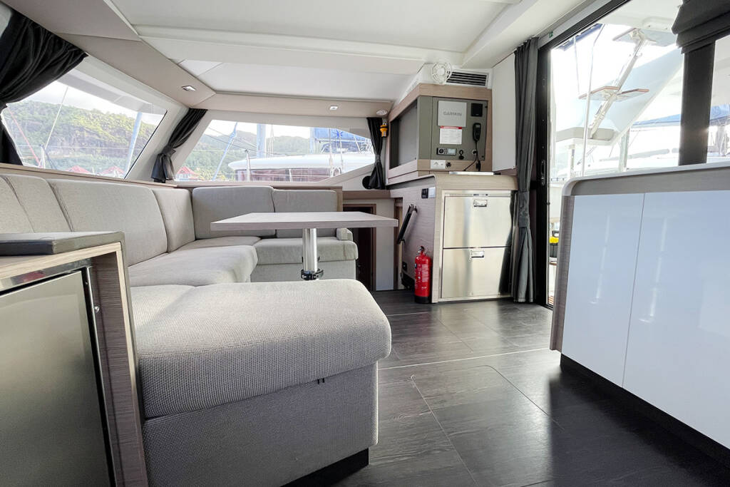 Fountaine Pajot Isla 40 Barnacle