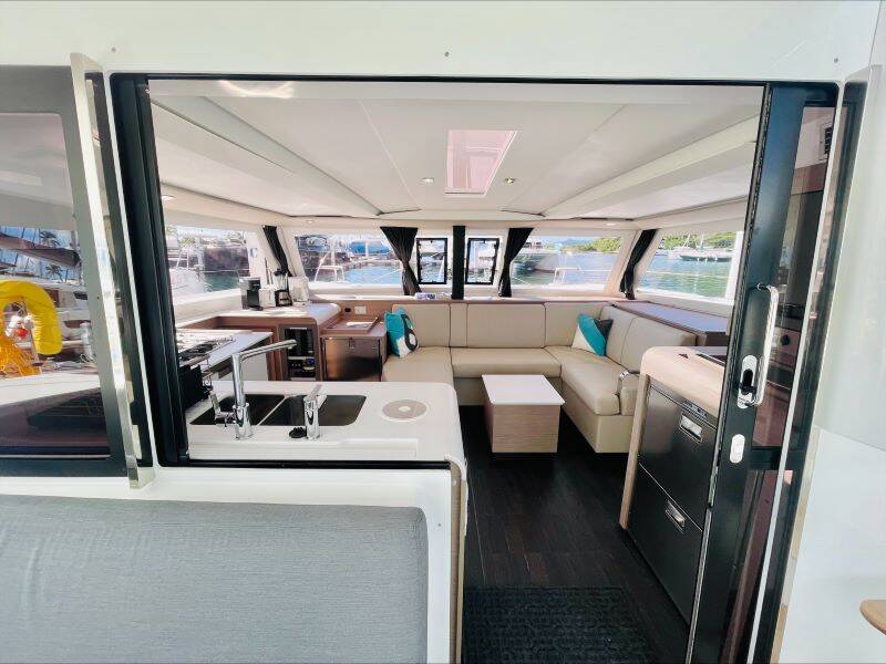 Fountaine Pajot Isla 40 Firefly