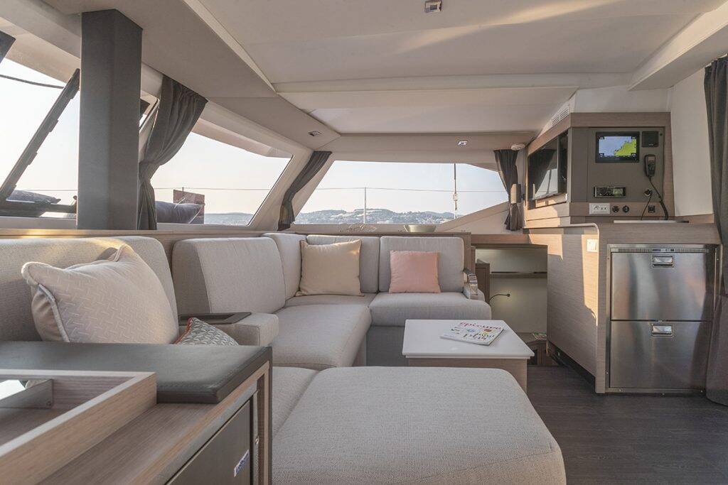 Fountaine Pajot Isla 40 Island Curtisea