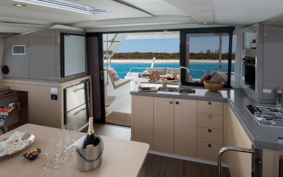 Fountaine Pajot Lucia 40 PROMUS 