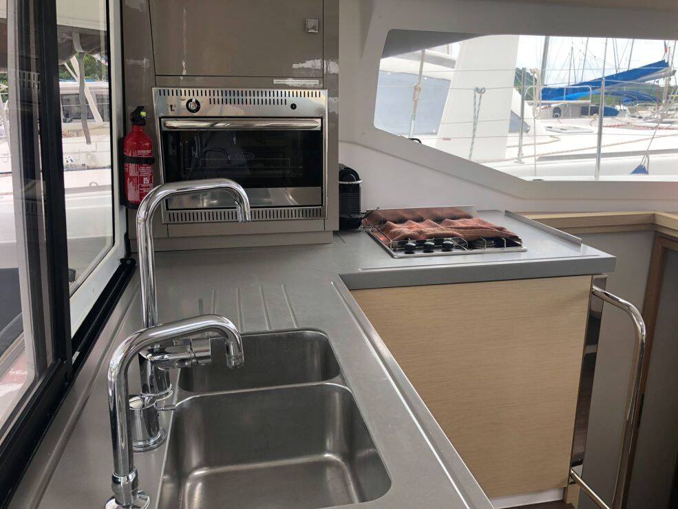 Fountaine Pajot Lucia 40 FLAMBOYANT 