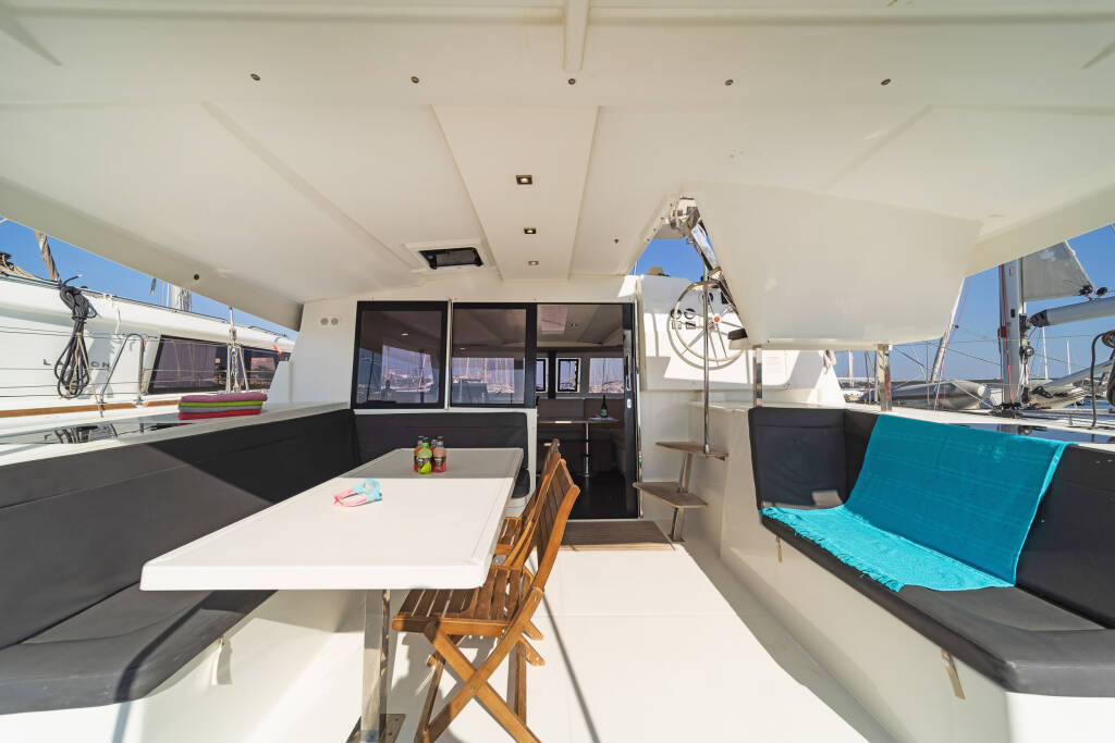 Fountaine Pajot Lucia 40 Fortuna