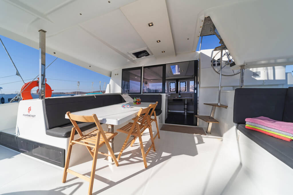 Fountaine Pajot Lucia 40 E.S. II