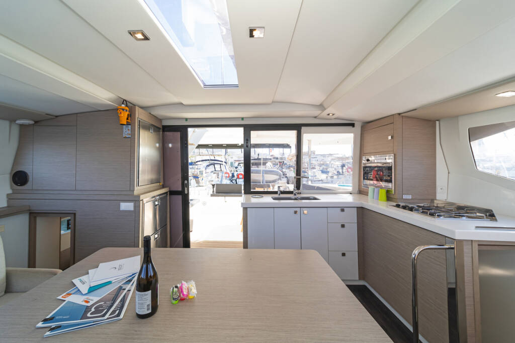 Fountaine Pajot Lucia 40 E.S. II