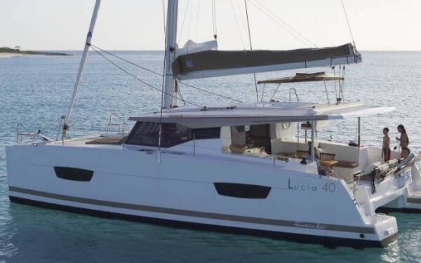 Fountaine Pajot Lucia 40 E.S. II