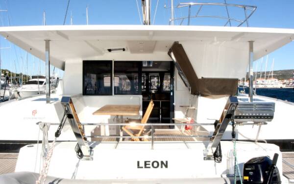 Fountaine Pajot Lucia 40 Leon