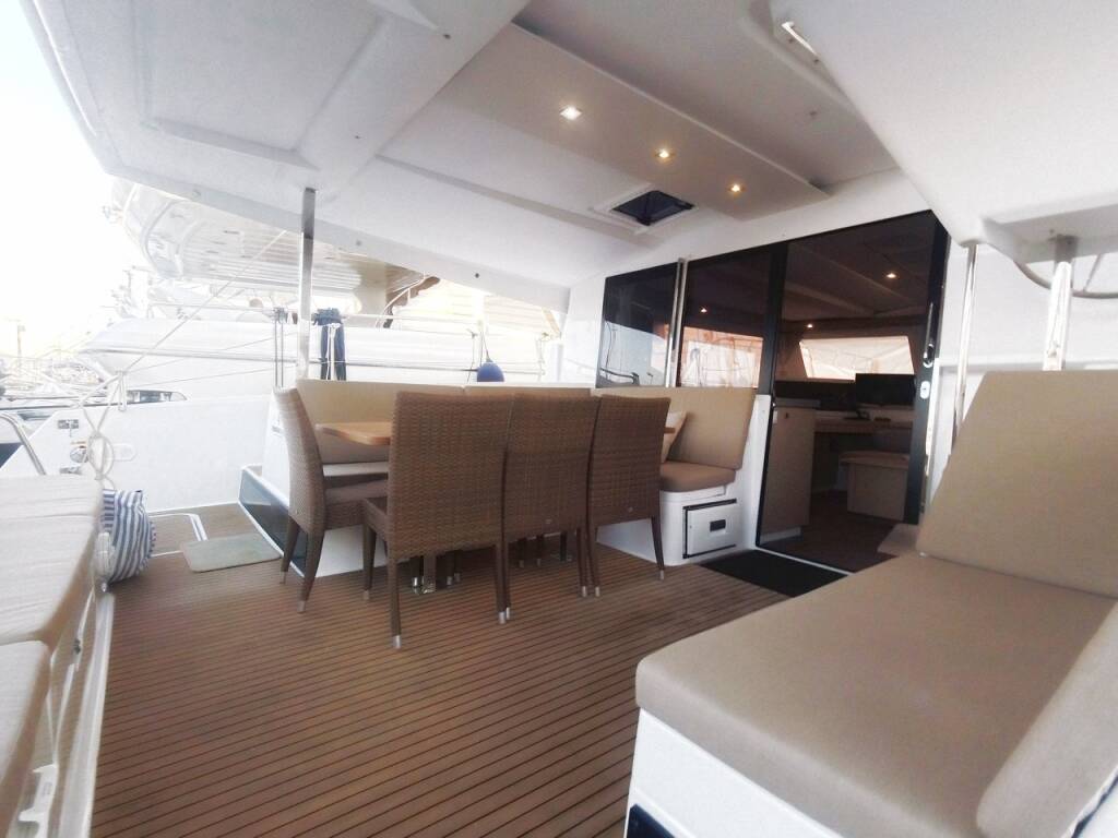 Fountaine Pajot Lucia 40 E-Varka