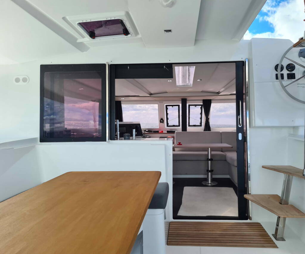 Fountaine Pajot Lucia 40 CLASS