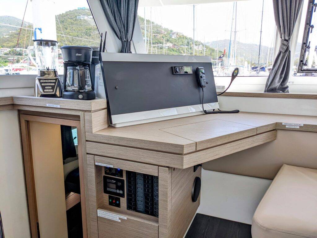 Fountaine Pajot Lucia 40 Infinite Blue