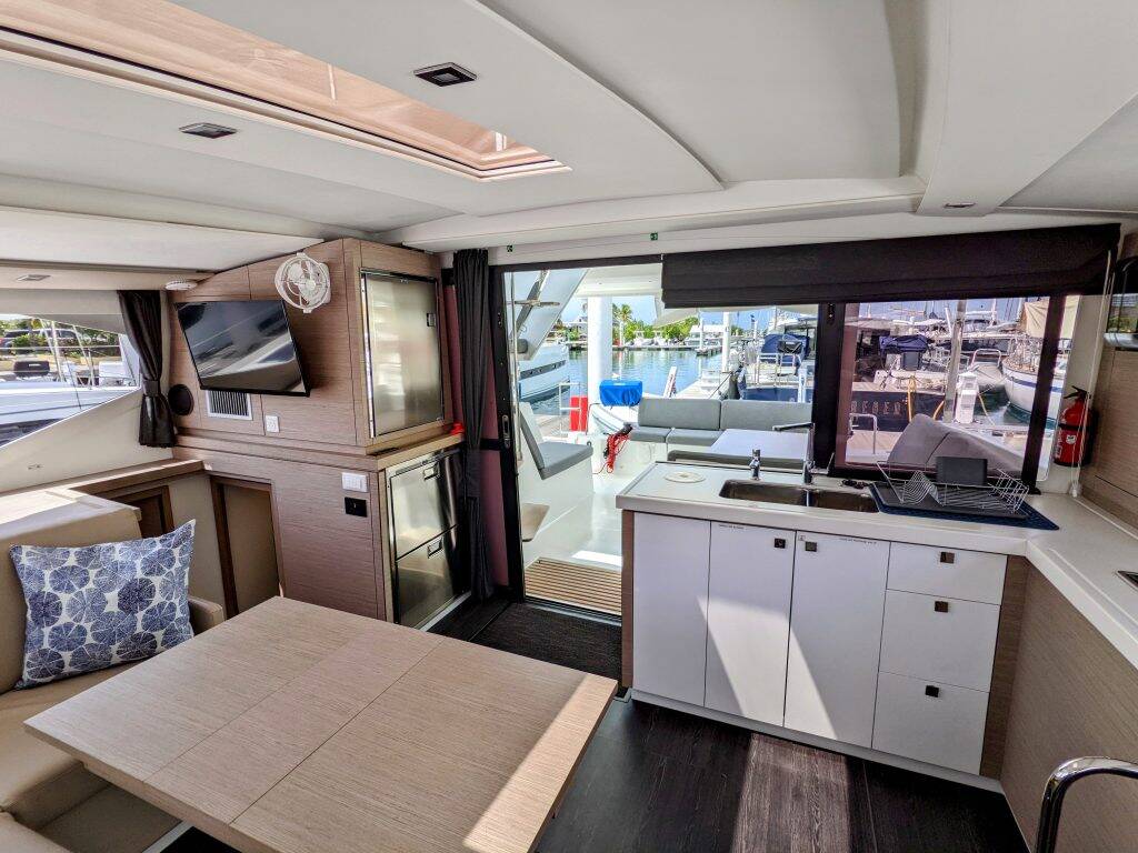 Fountaine Pajot Lucia 40 Infinite Blue