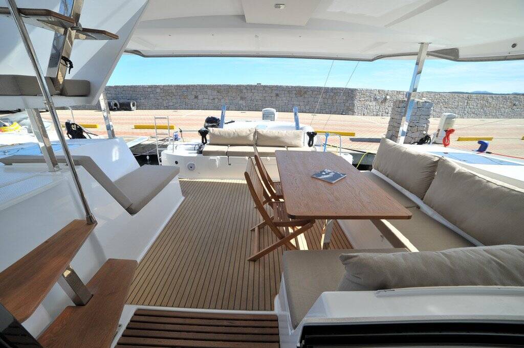 Fountaine Pajot Lucia 40 Caruso