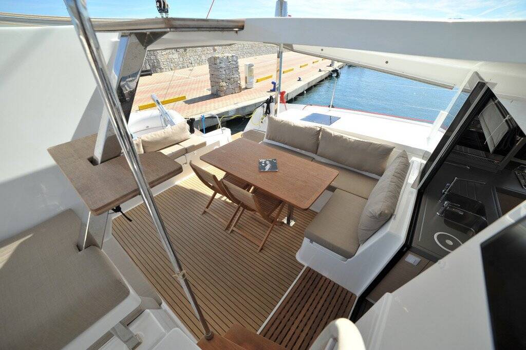 Fountaine Pajot Lucia 40 Caruso