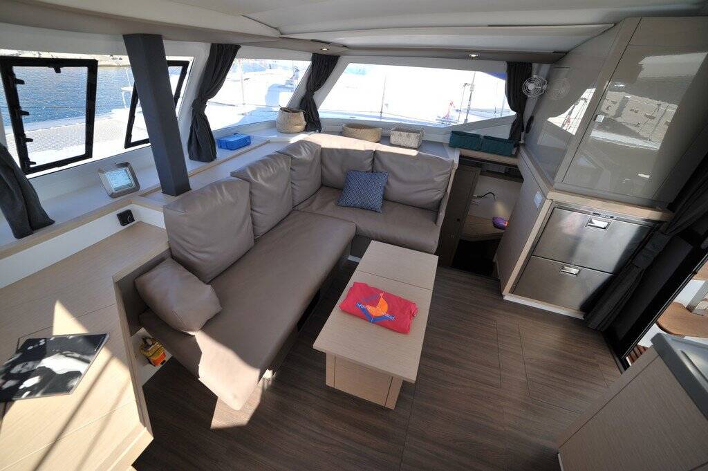 Fountaine Pajot Lucia 40 Caruso