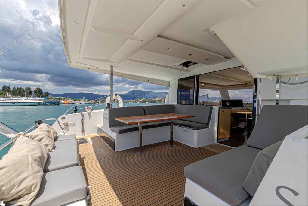 Fountaine Pajot Lucia 40 Servus