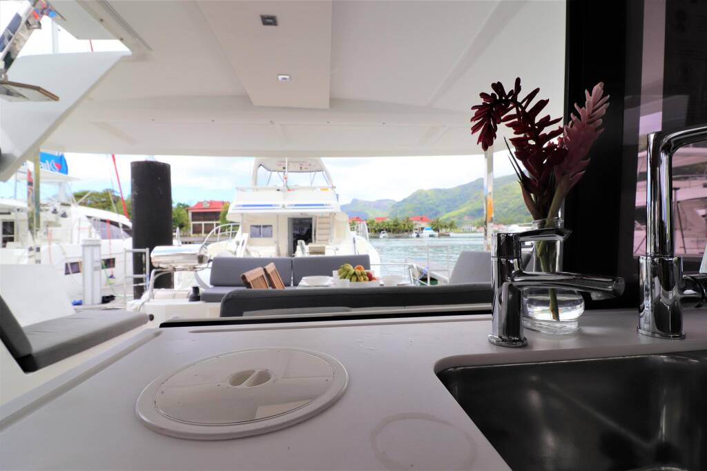 Fountaine Pajot Lucia 40 Lucinda