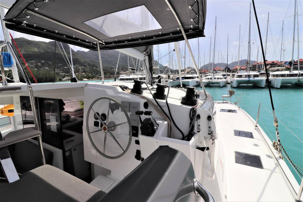 Fountaine Pajot Lucia 40 Lucinda